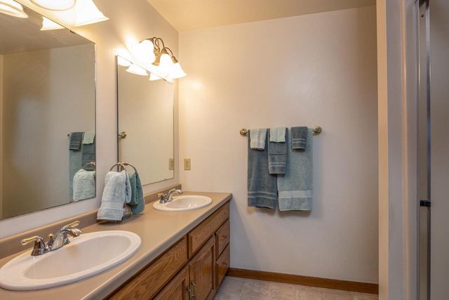 4149 WESTVIEW LANE, Oshkosh, WI 54904