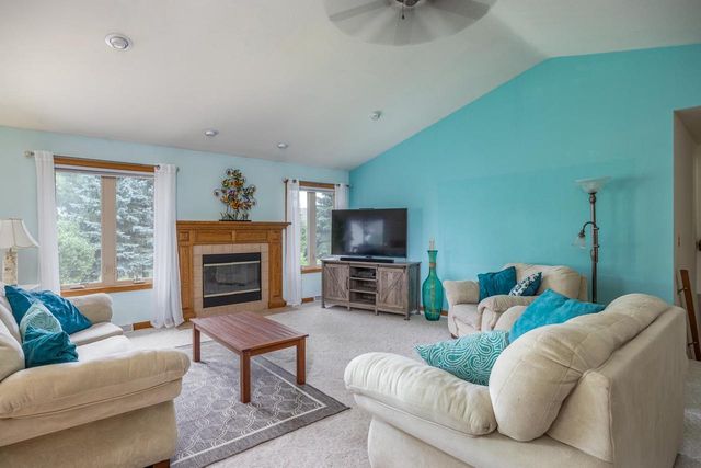 4149 WESTVIEW LANE, Oshkosh, WI 54904