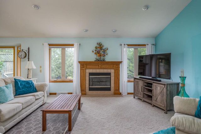 4149 WESTVIEW LANE, Oshkosh, WI 54904