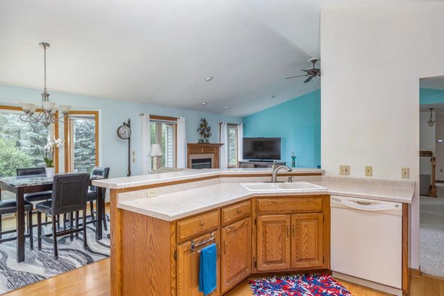 4149 WESTVIEW LANE, Oshkosh, WI 54904
