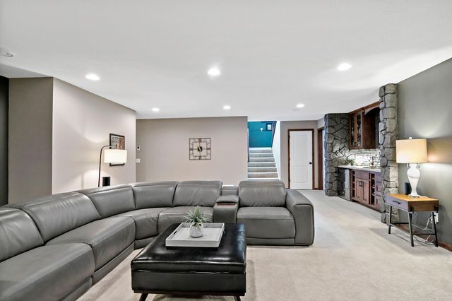 11418 Sunflower Lane N, Lake Elmo, MN 55042