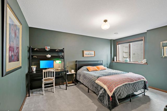 11418 Sunflower Lane N, Lake Elmo, MN 55042