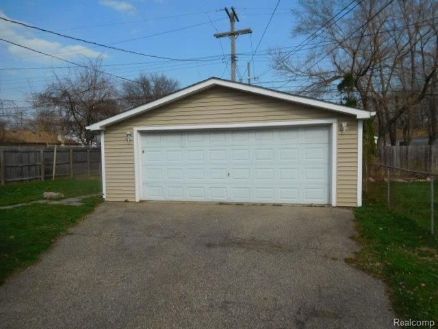26130 OSMUN Street, Madison Heights, MI 48071