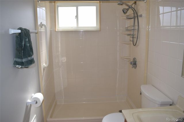 26130 OSMUN Street, Madison Heights, MI 48071