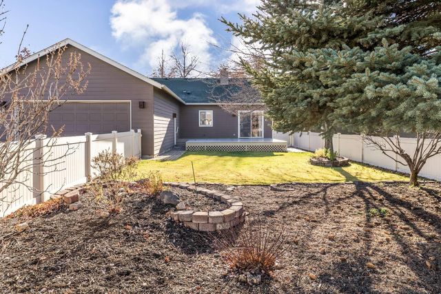 1751 NW Jackpine Avenue, Redmond, OR 97756