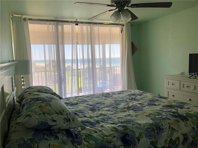 1460 GULF BOULEVARD 302, Clearwater, FL 33767