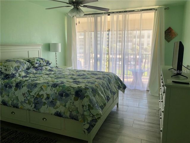 1460 GULF BOULEVARD 302, Clearwater, FL 33767