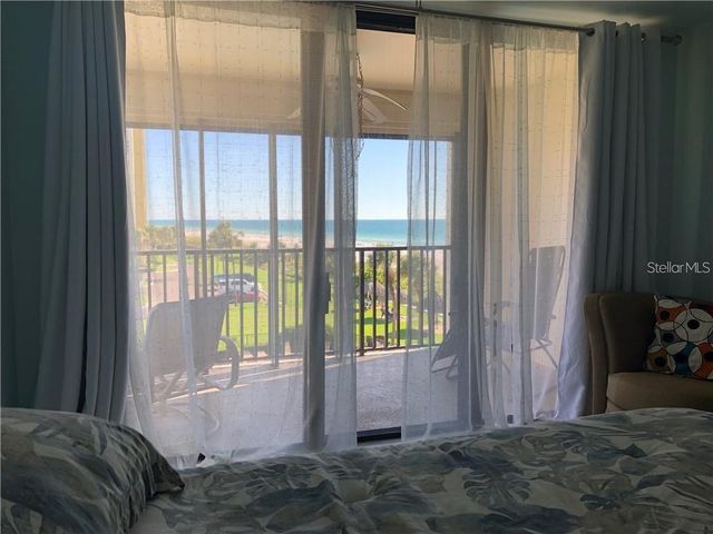 1460 GULF BOULEVARD 302, Clearwater, FL 33767