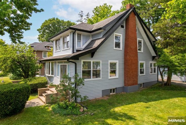 933 Maple Avenue, Ridgefield, NJ 07657