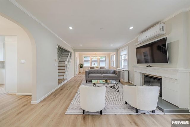 933 Maple Avenue, Ridgefield, NJ 07657