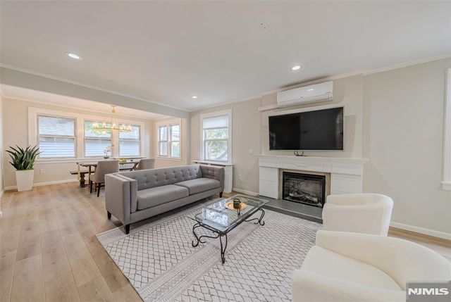 933 Maple Avenue, Ridgefield, NJ 07657