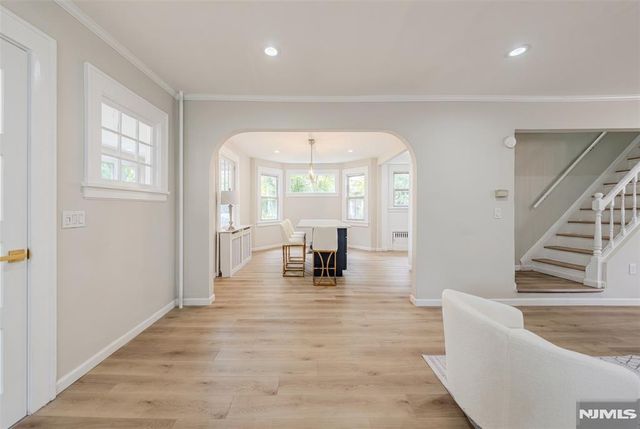 933 Maple Avenue, Ridgefield, NJ 07657