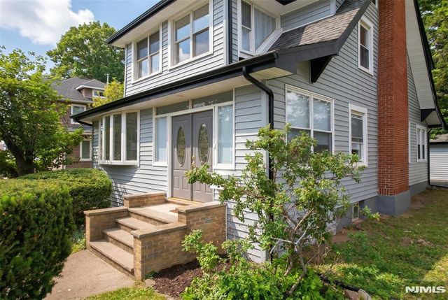933 Maple Avenue, Ridgefield, NJ 07657