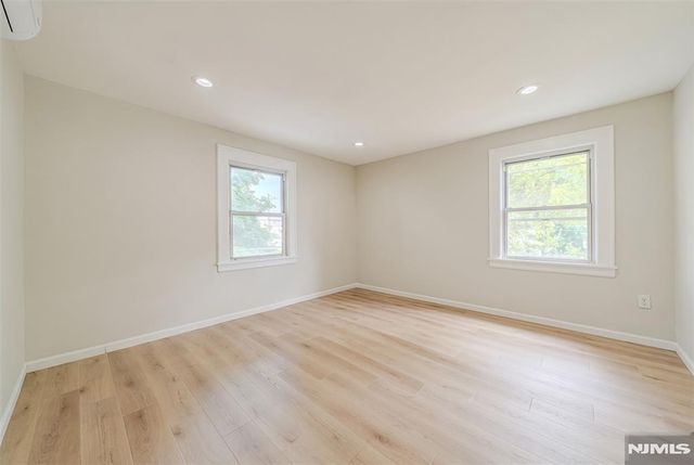 933 Maple Avenue, Ridgefield, NJ 07657