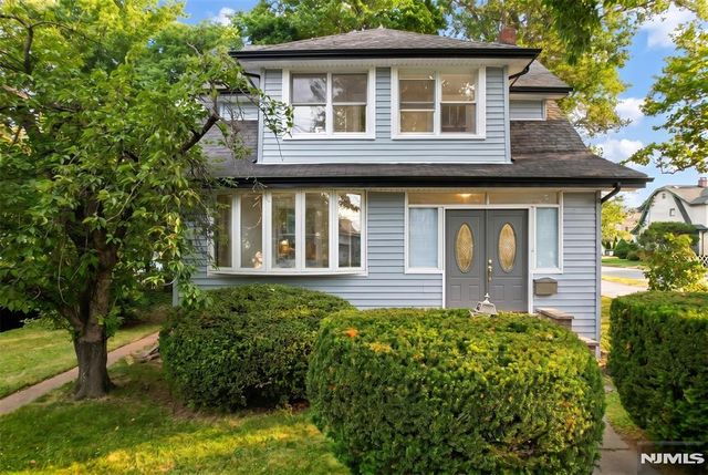 933 Maple Avenue, Ridgefield, NJ 07657