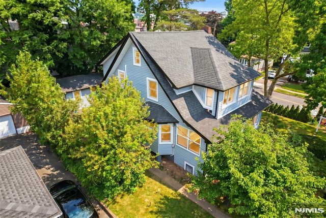 933 Maple Avenue, Ridgefield, NJ 07657