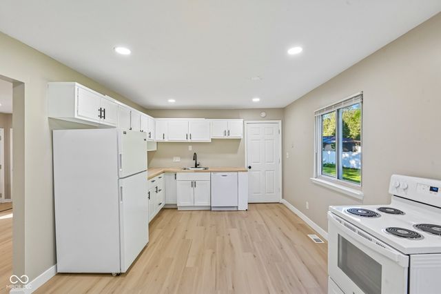 1412 Wolf Court, Indianapolis, IN 46229