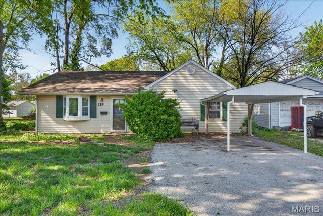 119 S 37th Street, Belleville, IL 62226