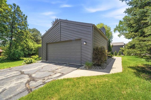 847 E WINDFIELD PLACE, Appleton, WI 54911
