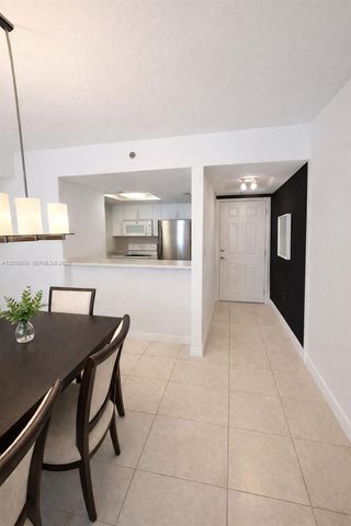 2415 NW 16th St Rd 201-1, Miami, FL 33125