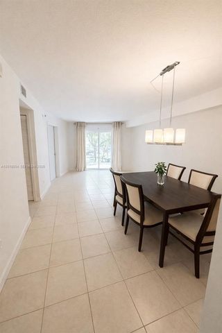2415 NW 16th St Rd 201-1, Miami, FL 33125