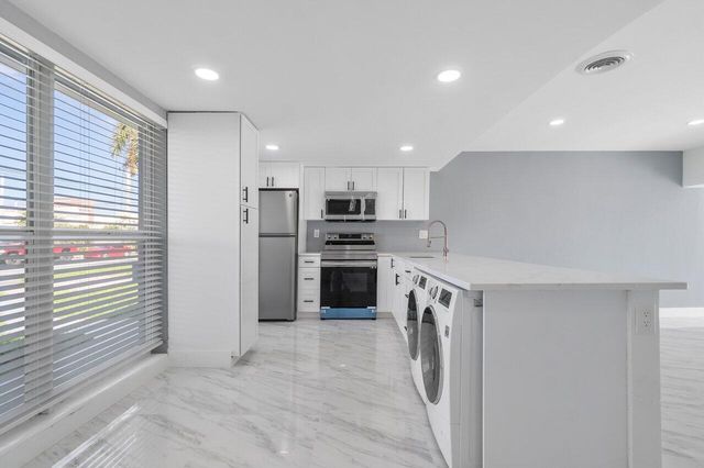 708-710 NE 23rd Avenue, Pompano Beach, FL 33062