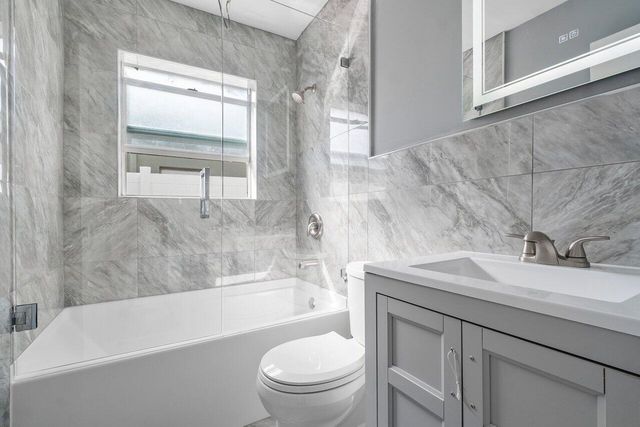 708-710 NE 23rd Avenue, Pompano Beach, FL 33062