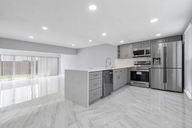 708-710 NE 23rd Avenue, Pompano Beach, FL 33062