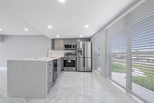 708-710 NE 23rd Avenue, Pompano Beach, FL 33062