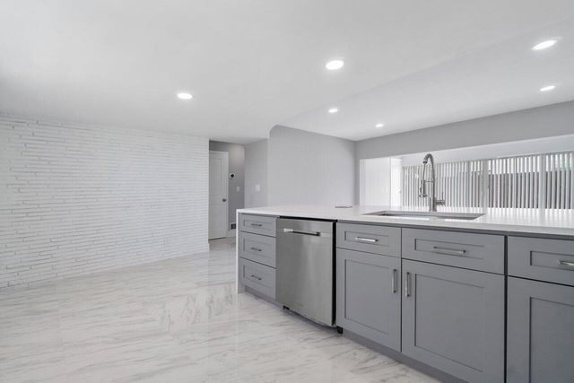 708-710 NE 23rd Avenue, Pompano Beach, FL 33062