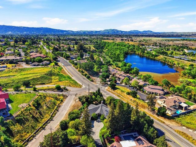 733 Vineyard Terrace, Pleasanton, CA 94566