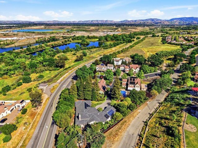 733 Vineyard Terrace, Pleasanton, CA 94566