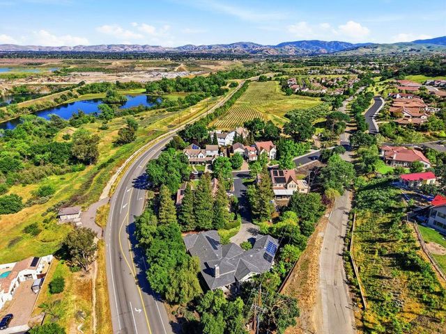 733 Vineyard Terrace, Pleasanton, CA 94566