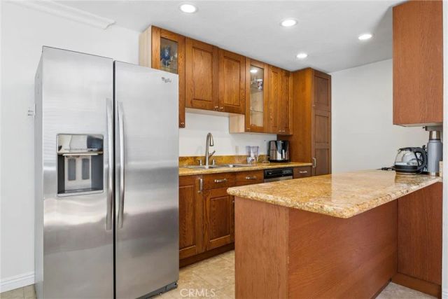 18730 Hatteras 48, Tarzana, CA 91356