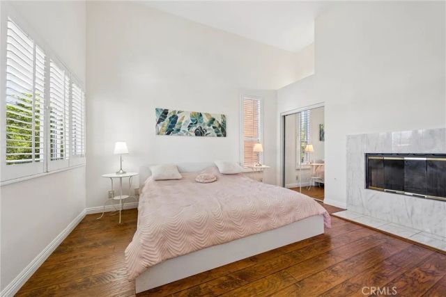 18730 Hatteras 48, Tarzana, CA 91356