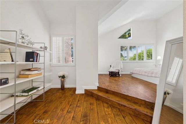 18730 Hatteras 48, Tarzana, CA 91356