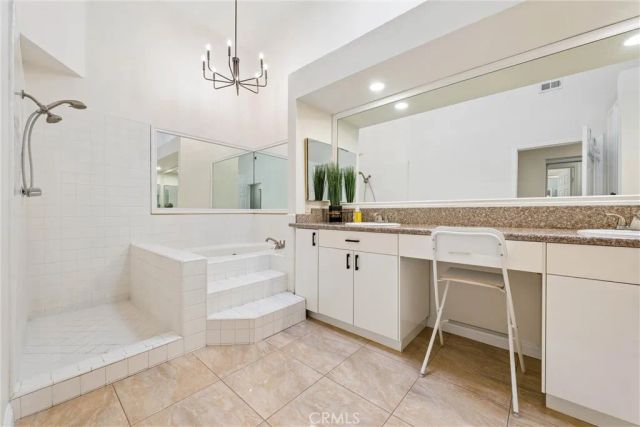 18730 Hatteras 48, Tarzana, CA 91356