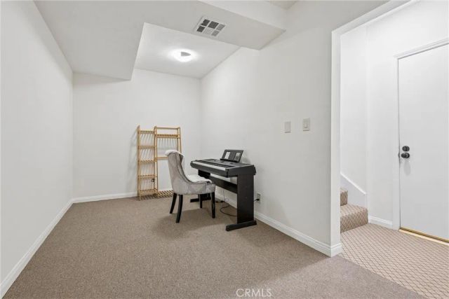 18730 Hatteras 48, Tarzana, CA 91356