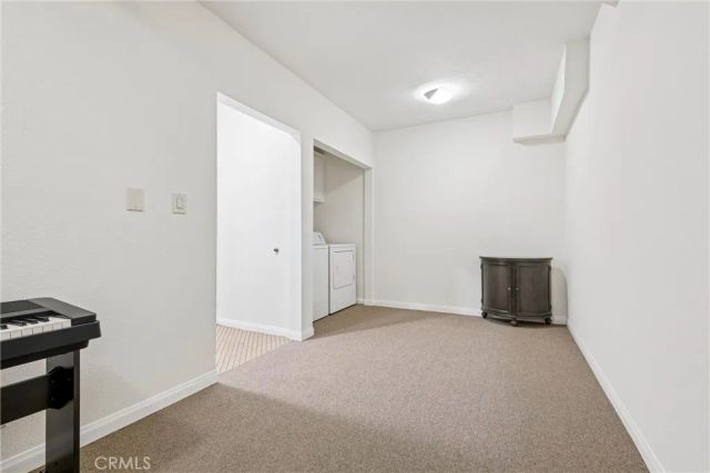 18730 Hatteras 48, Tarzana, CA 91356