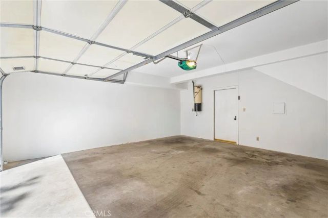 18730 Hatteras 48, Tarzana, CA 91356