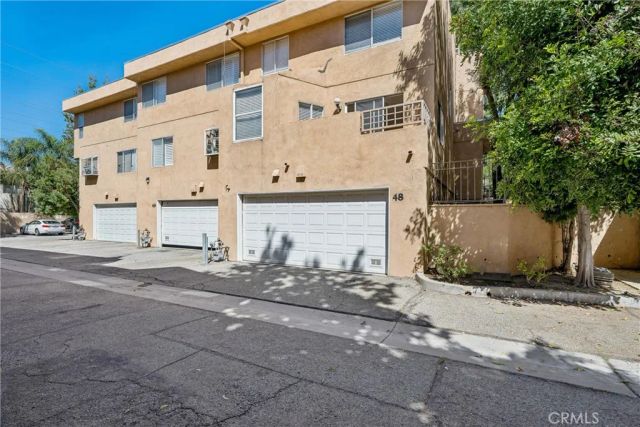 18730 Hatteras 48, Tarzana, CA 91356