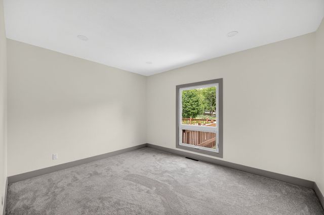 402 North Street, Guthrie Center, IA 50115