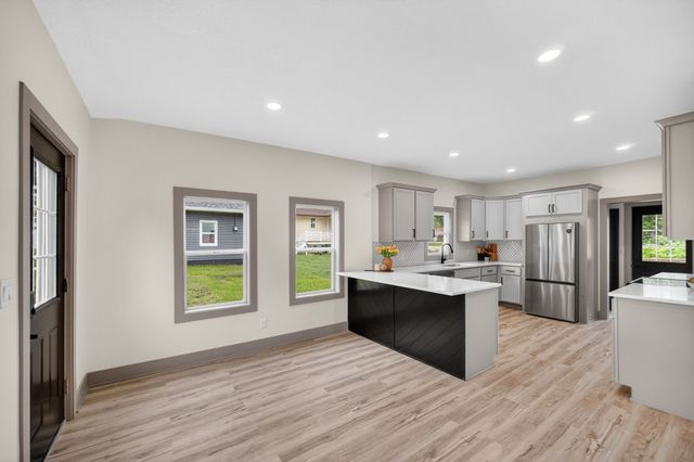402 North Street, Guthrie Center, IA 50115