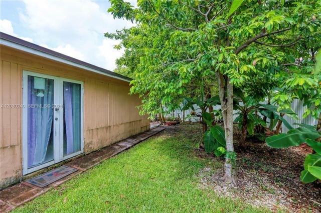 15825 SW 305th Terrace, Homestead, FL 33033