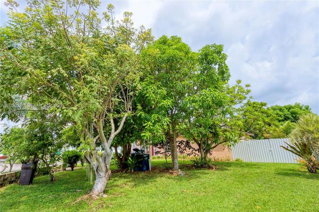 15825 SW 305th Terrace, Homestead, FL 33033