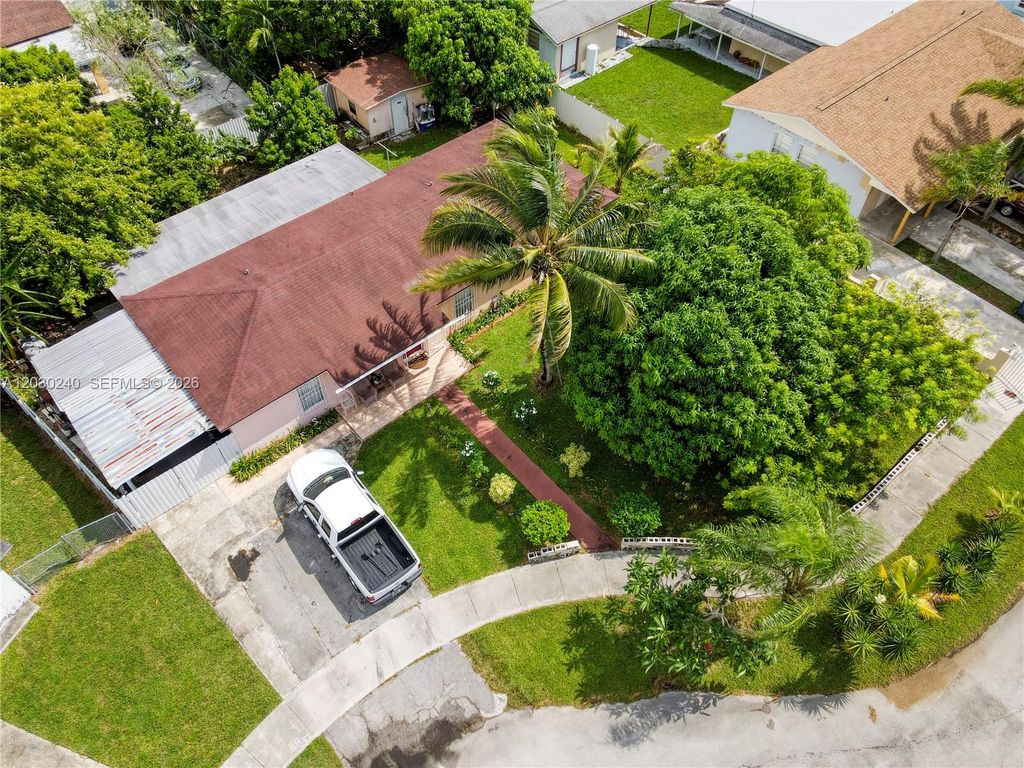 15825 SW 305th Terrace, Homestead, FL 33033
