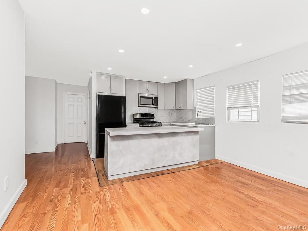 25612 147th Avenue, Rosedale, NY 11422 — photo 3