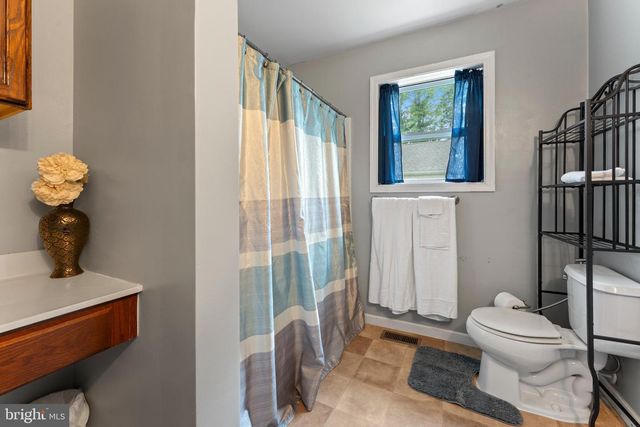 206 S EAST, Vineland, NJ 08360
