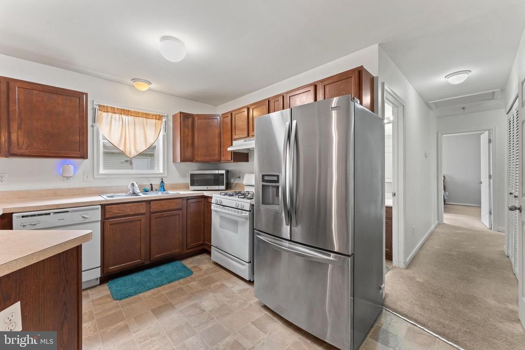 206 S EAST, Vineland, NJ 08360