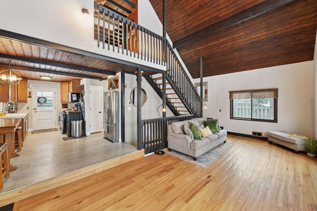 10 Birch Bluff Road, Tonka Bay, MN 55331